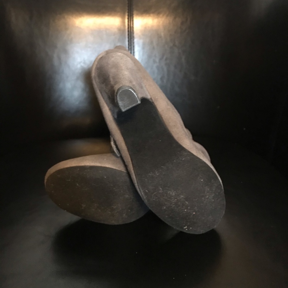 Janice “Carla - 18” Ultrasuede grey ankle boots - Picture 3 of 8